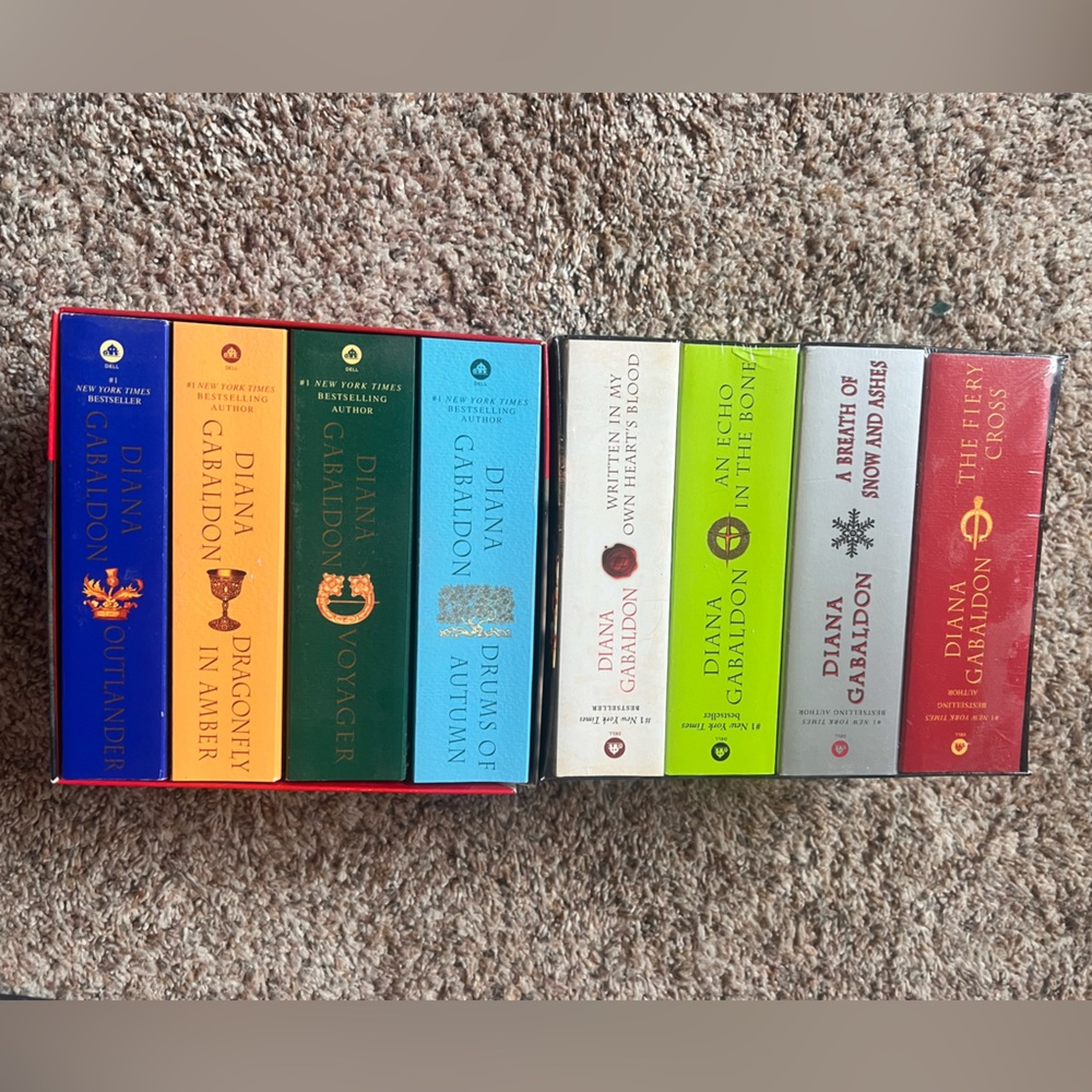 New complete boxed book softcover set of The OUTLANDER Series by Diana Gabaldon